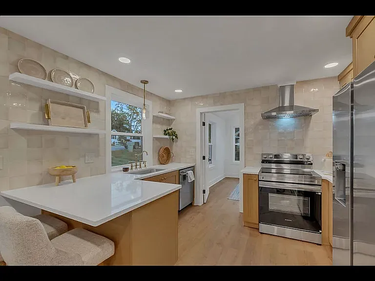 2020 Jones Cir — Photo 6