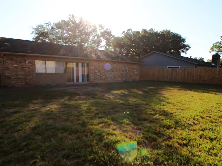 5327 Karenbeth Dr — Photo 8