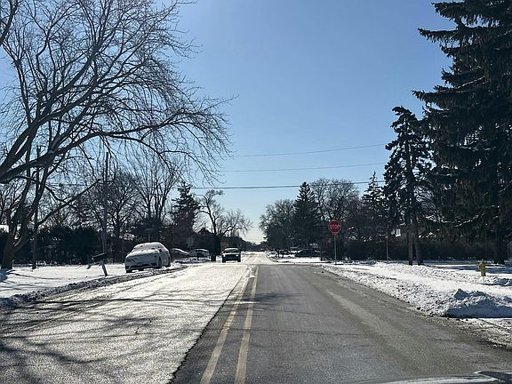 5th image of 2250 N Western Ave