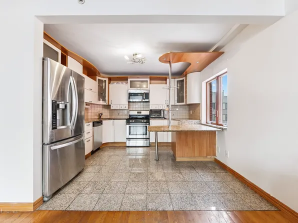 2964 Brighton Sixth Street image 5 of 26