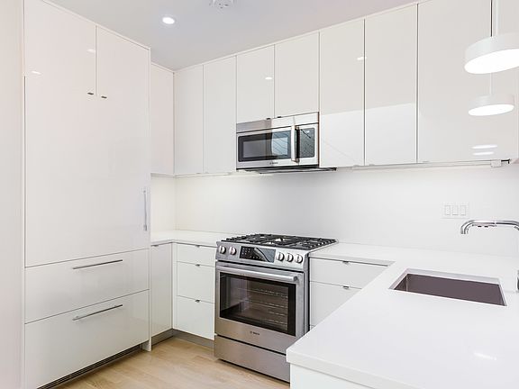 3rd image of 156 Beekman St APT 6A