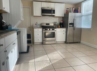 9 Windsor St #1, Worcester, MA 01605