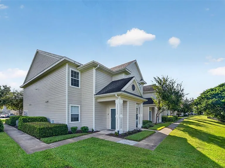 304 Southern Pecan Cir #208 — Photo 2