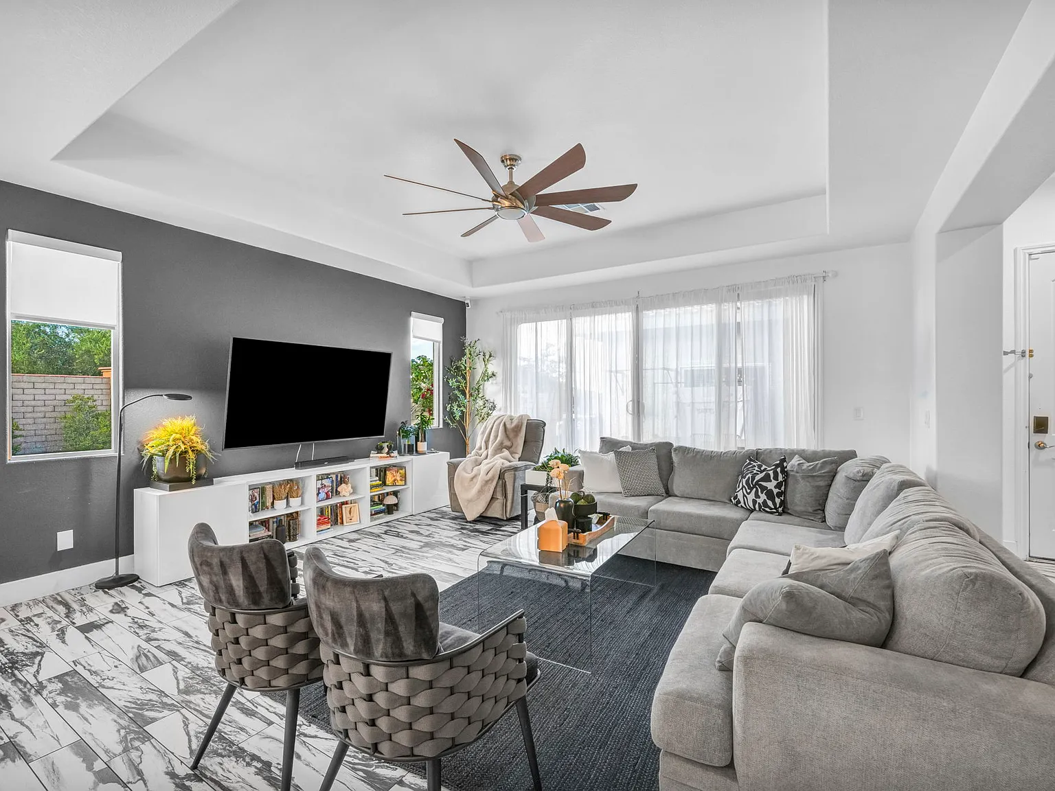 4 bed, 3149 sqft, $7,650 — Photo 4