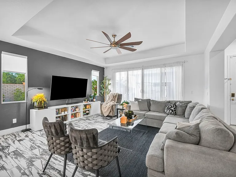 233 Castellari Dr — Photo 4