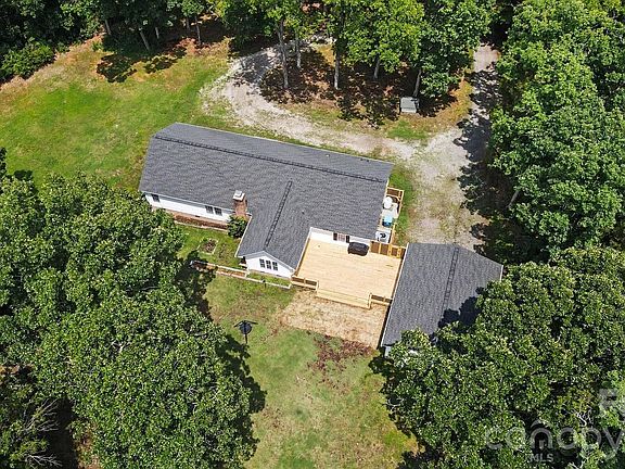 3rd image of 8900 Lazy Ridge Ln