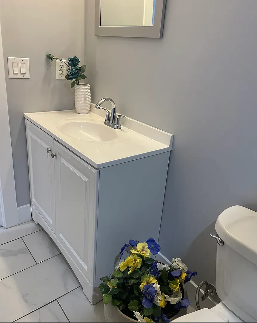 3 Bedroom Renovated Home in Reseda — Photo 4