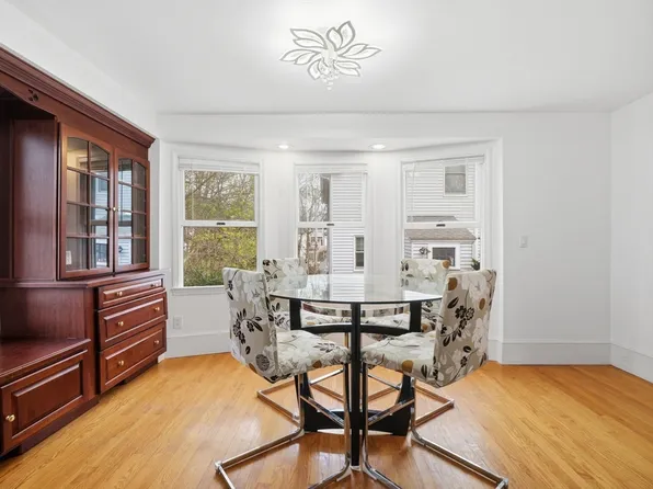 19 Elm Ct, Andover, MA 01810