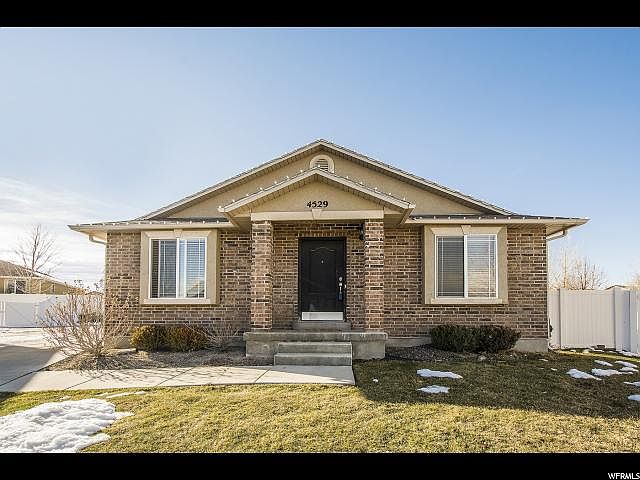 1st image of 4529 W Gladstone Cir