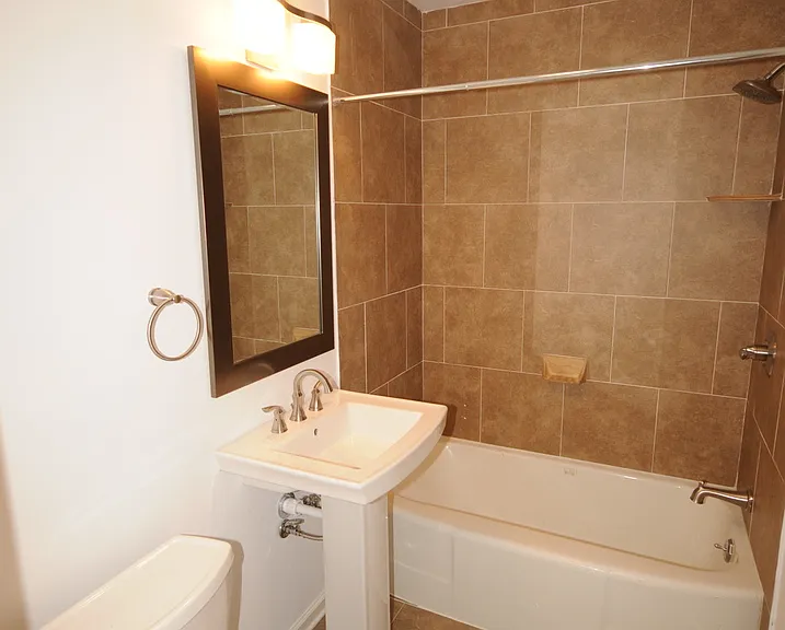 16 Windsor Dr — Photo 6