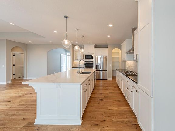 5th image of 23825 Lawtonka Dr