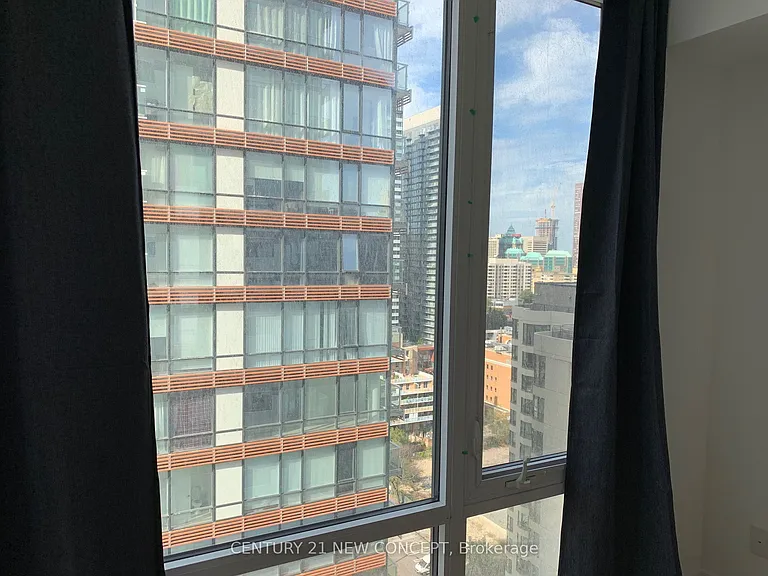 501 Yonge St #1603 — Photo 18