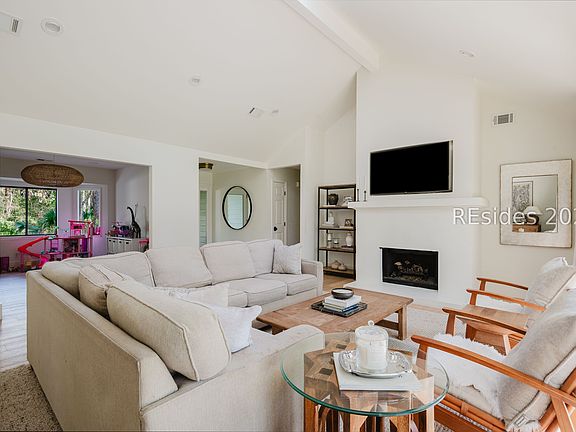 3rd image of 3 Deer Run