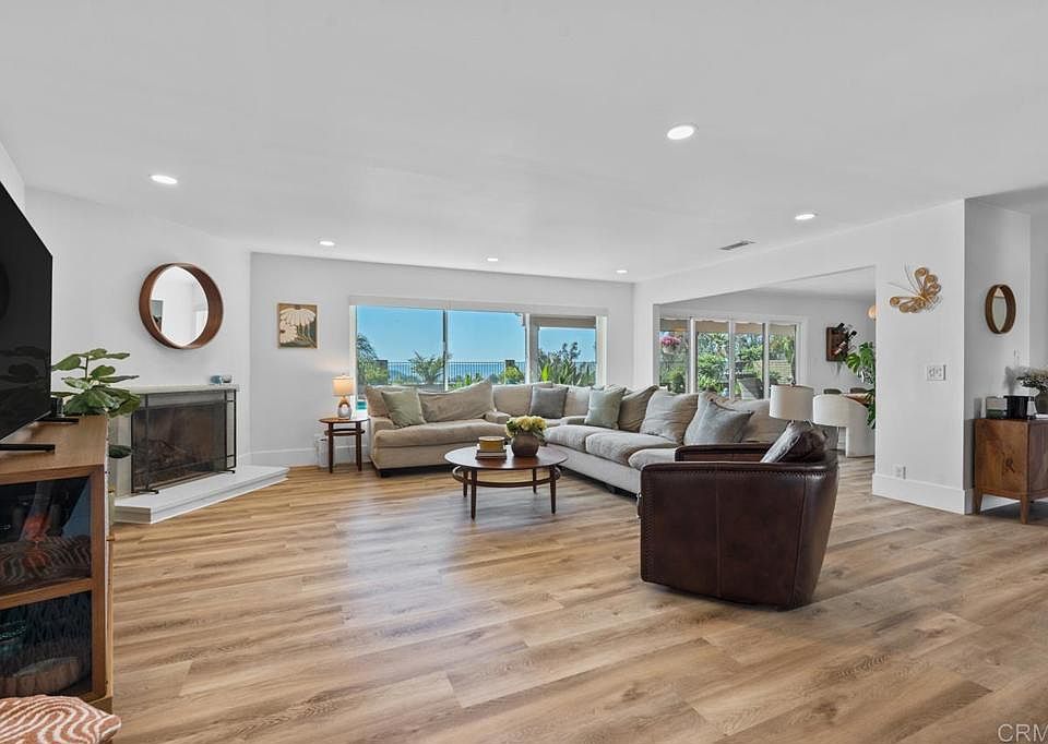 1st image of 1724 Hacienda Pl