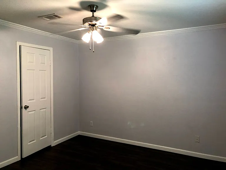140 Varsity Dr — Photo 13