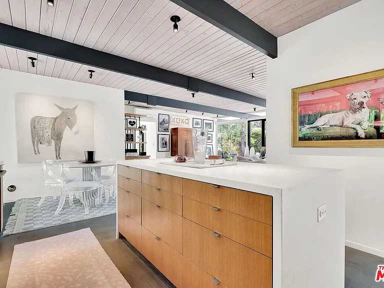 8967 Wonderland Park Ave — Photo 15