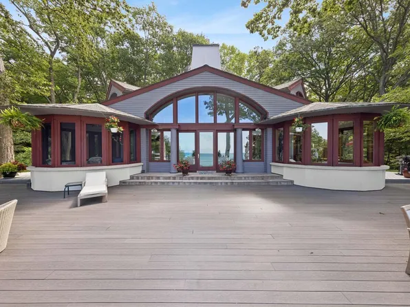 4997 Oak Ln, Bridgman, MI 49106