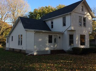 527 S 4th St, Fairbury, IL 61739
