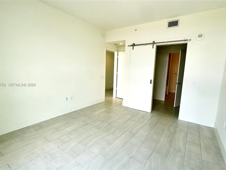 2000 Metropica Way #810 — Photo 8