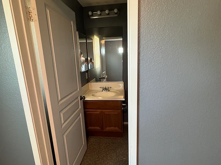 400 Almond Rd — Photo 10