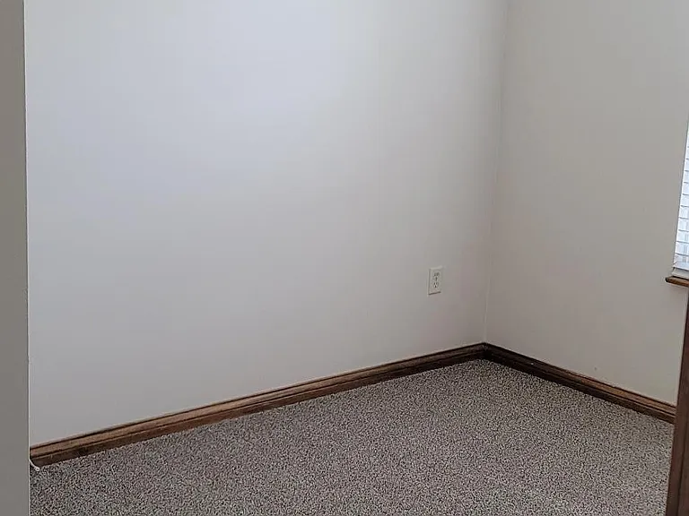 586 Astoria Ct — Photo 11