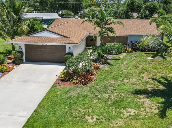 2916 SE Paramount Pl, Stuart, FL 34997