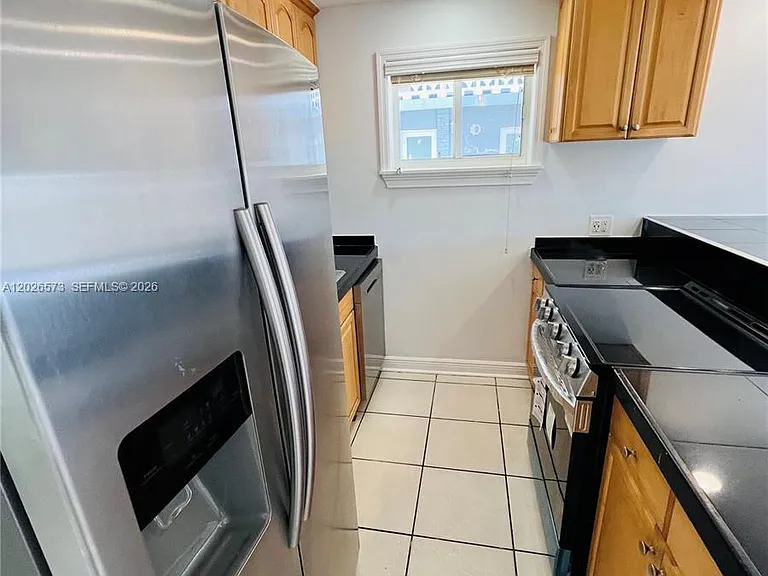 2033 Calais Dr #5 — Photo 6