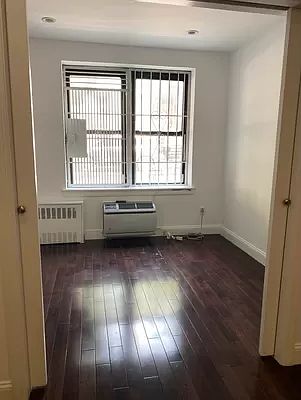 4th image of 328 W 19th St APT 1A