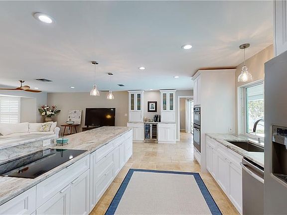 5th image of 5323 Pelican Blvd