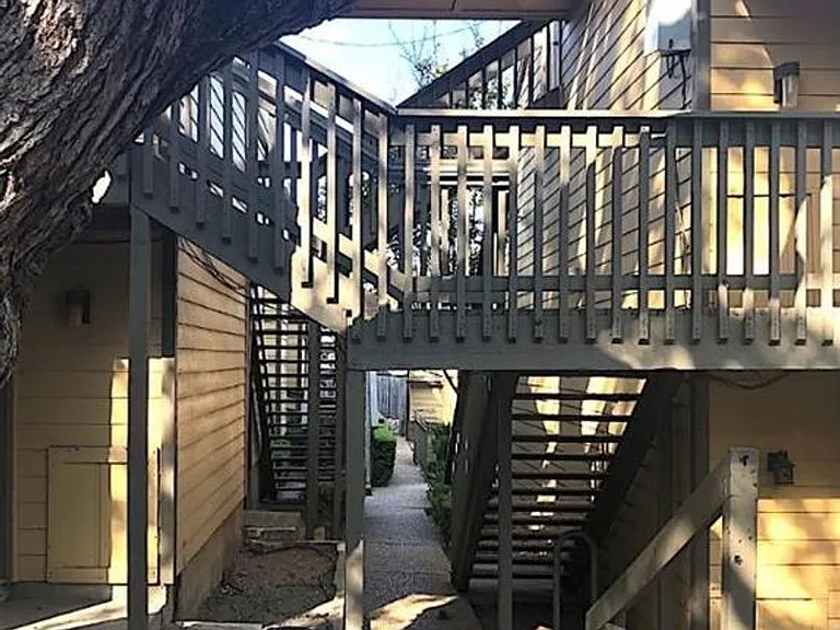 1000 W 26th St #207 — Photo 7