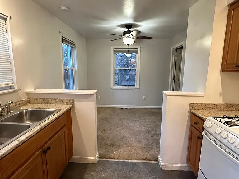3013 Glendale Ave — Photo 12