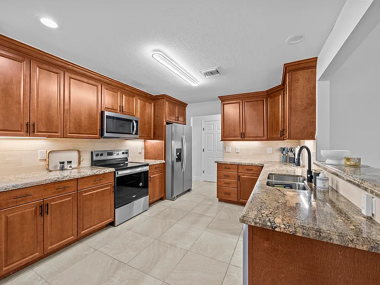 2400 Seaford Dr — Photo 3