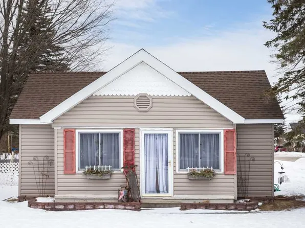 700 Elm St, Grayling, MI 49738