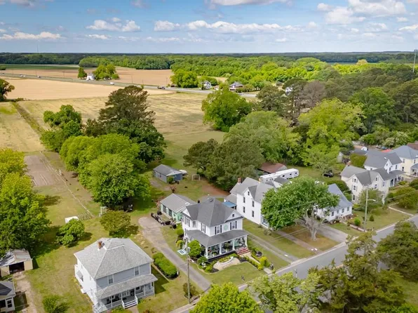 17248 Main St, Painter, VA 23420