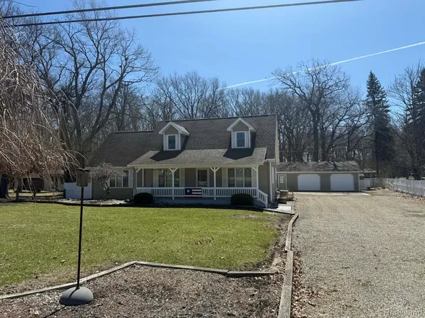 4689 Port Austin Rd, Caseville, MI 48725