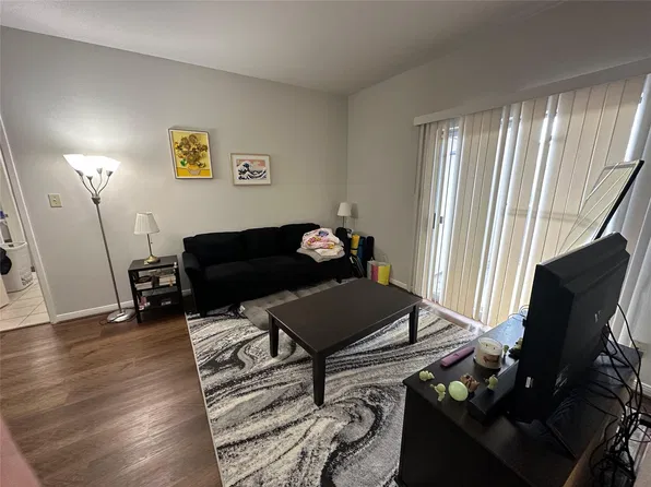 2626 Holly Hall St APT 1010, Houston, TX 77054
