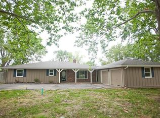 15264 Prairieview Rd, Bonner Springs, KS 66012