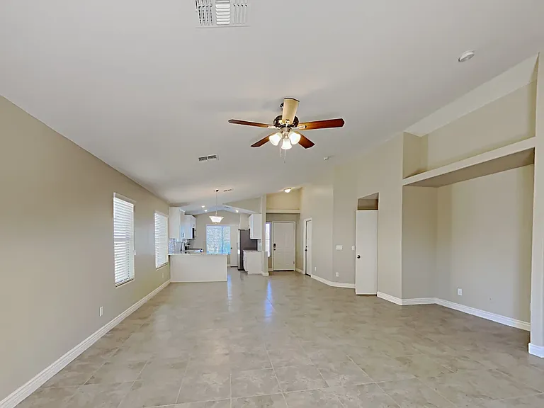 9532 W Miami St — Photo 13