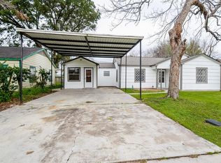 37 Farrell St, Houston, TX 77022