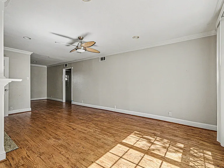 5222 Fleetwood Oaks Ave #111 — Photo 2