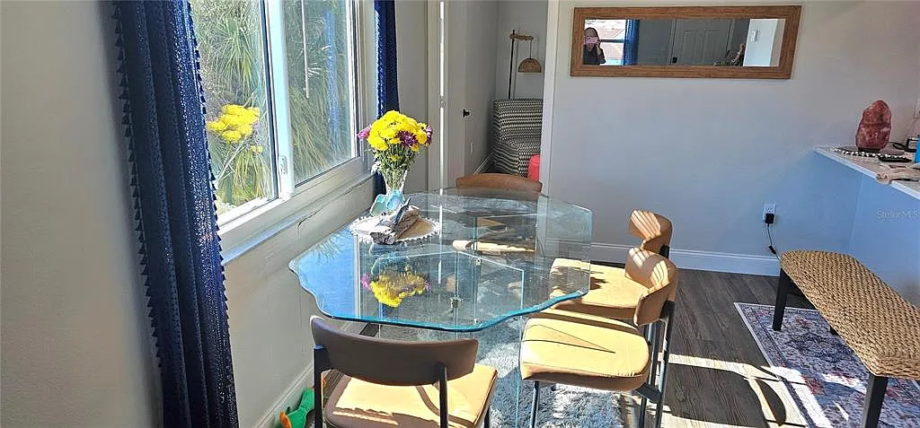 2 bed, 2.0 bath, 912 sqft, $3,500 — Photo 4