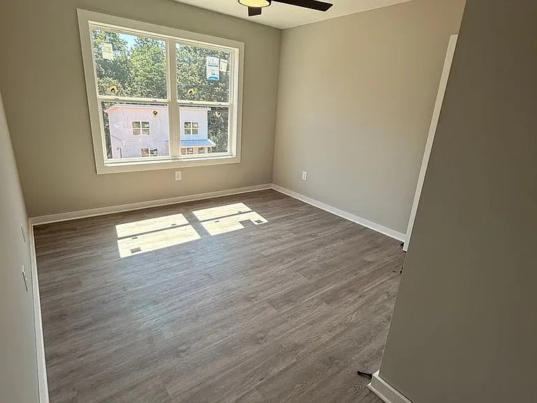 815 Whitehall Rd — Photo 18