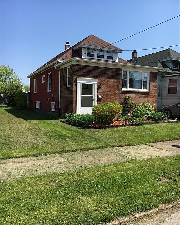 1st image of 134 Ladner Ave