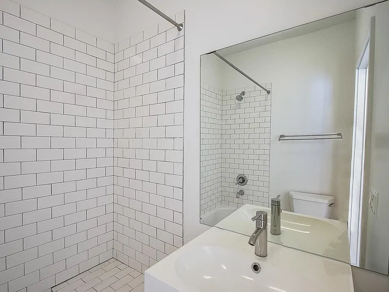 427 1/4 N Vendome St #427.25 — Photo 31