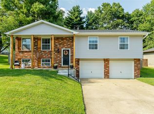 3 Inwood Ct, Saint Peters, MO 63376