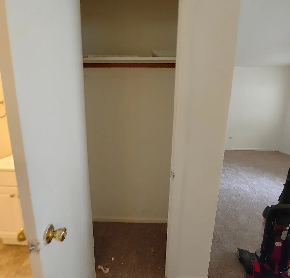 Salem VA 2 Bdrm Apt — Photo 4