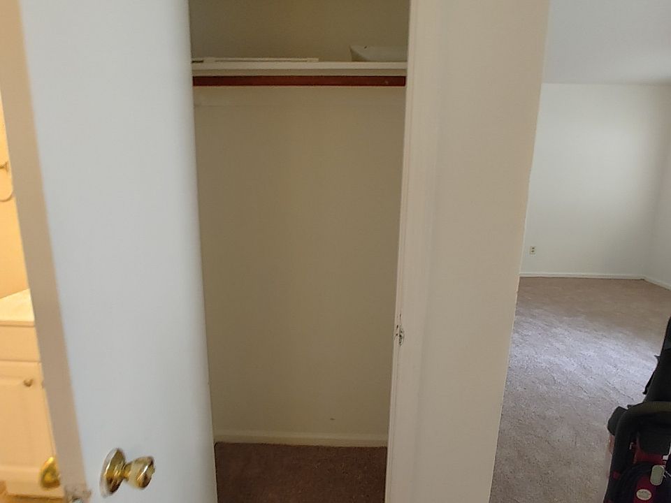 08 - Coat Closet