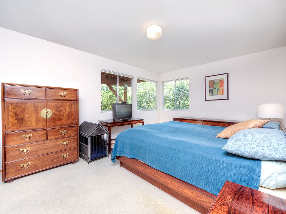 1st image of 326 Los Cerros Dr
