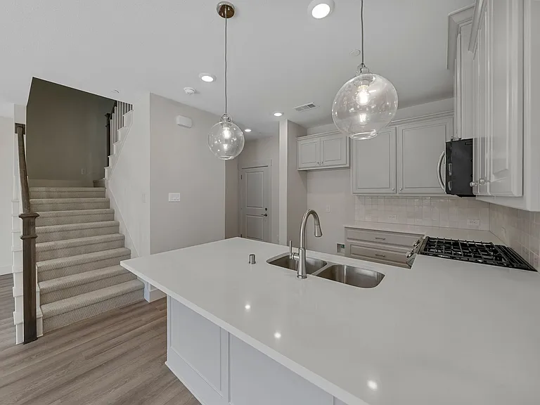 917 Emerling Dr — Photo 21