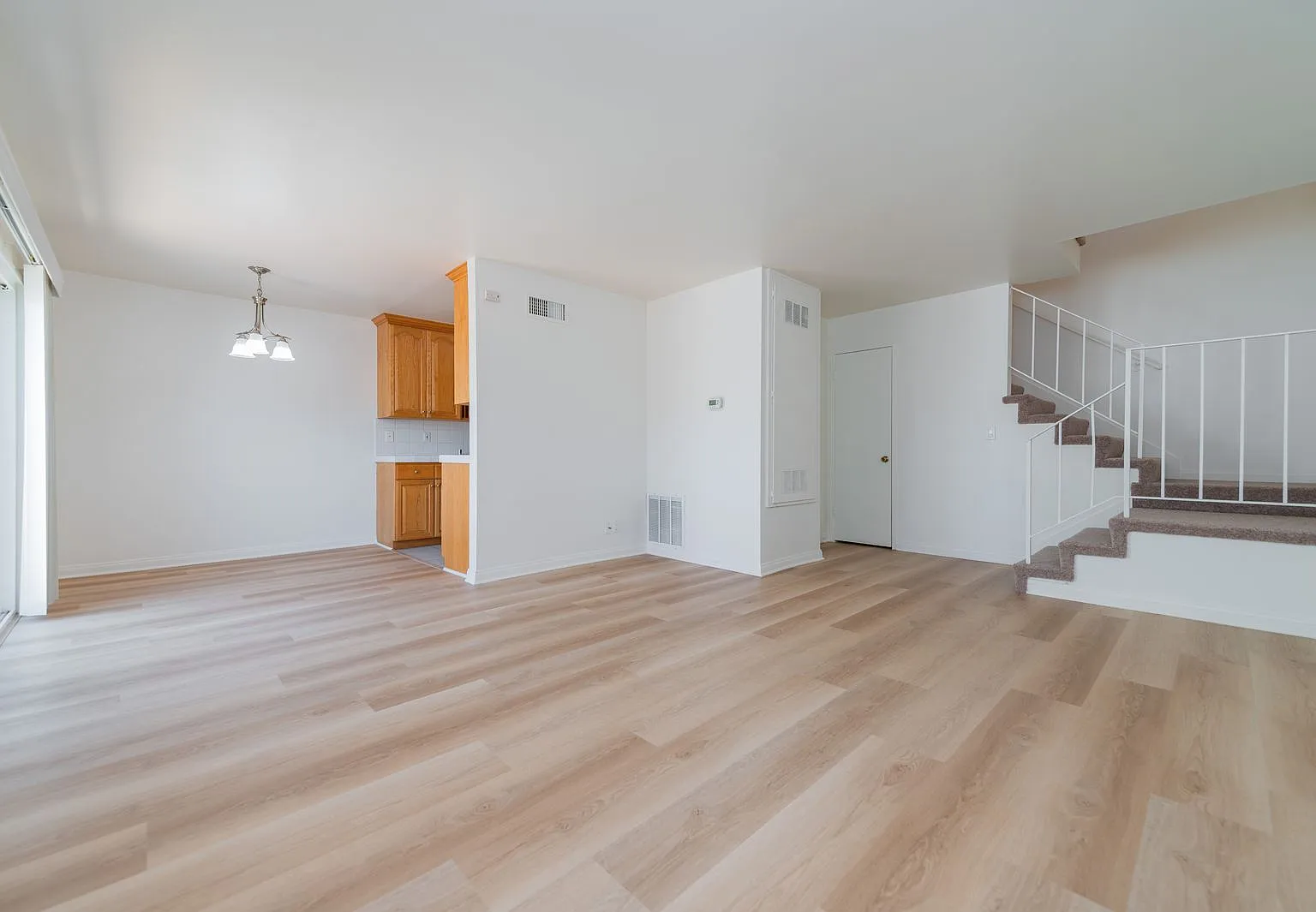 2 bed, 1.5 bath, 1005 sqft, $2,750 — Photo 2